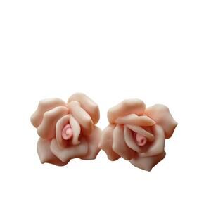 Vintage Lovely Pale Pink Matte Finish Rosebud Stud Earrings Romantic Boho-Chic